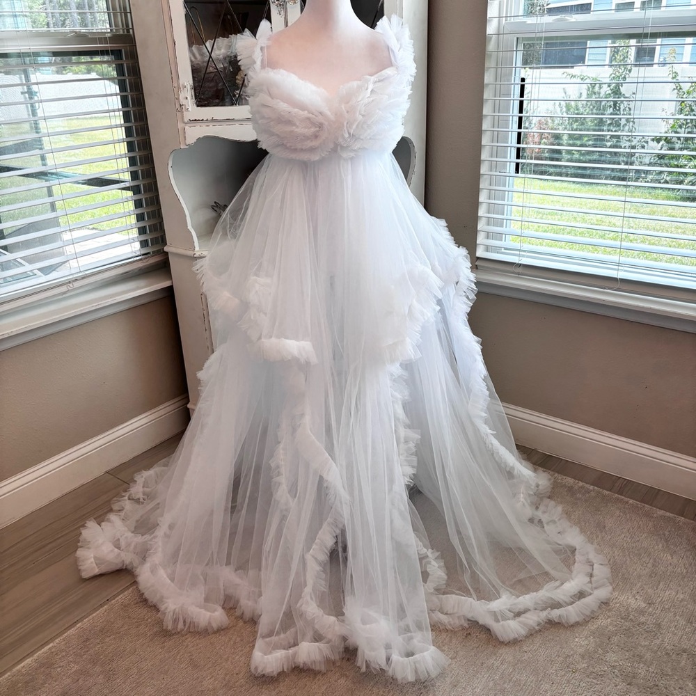 NEW Tulle Maternity Dress for Photoshoot Bridal Robe White NWOT Size L/XL